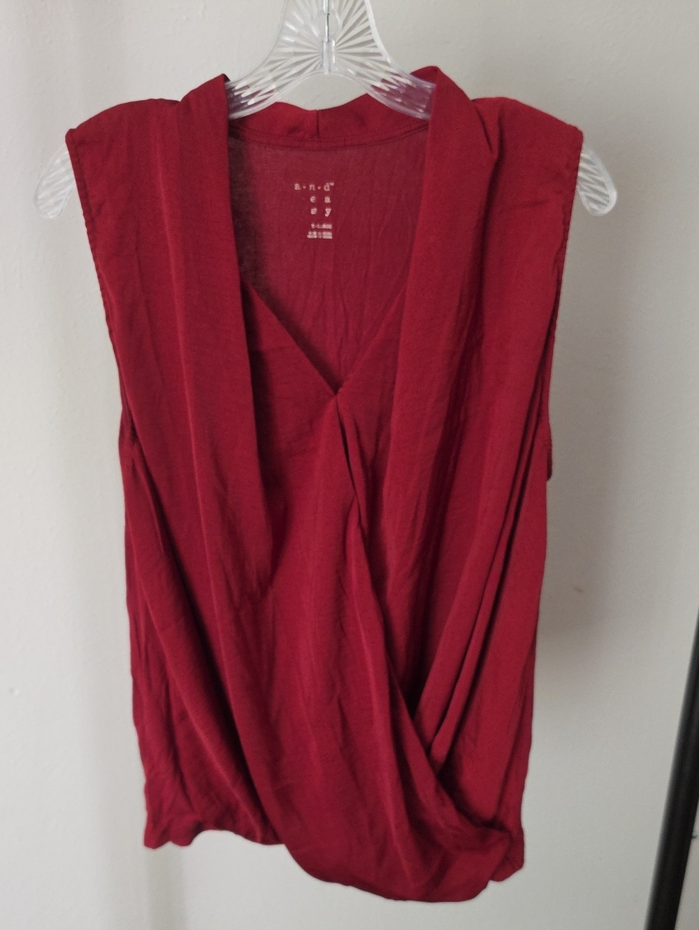 Sleeveless V-Neck Drape Top - Red